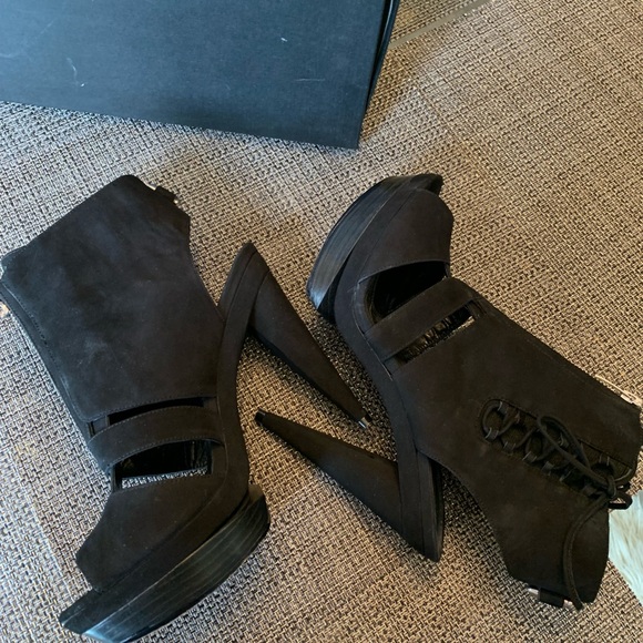 Suede Velvet Angels Peep Toe Booties 9/39 - Picture 4 of 9